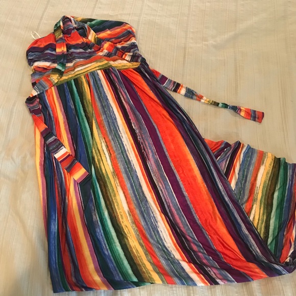 Dresses & Skirts - Multicolored halter maxi dress OS